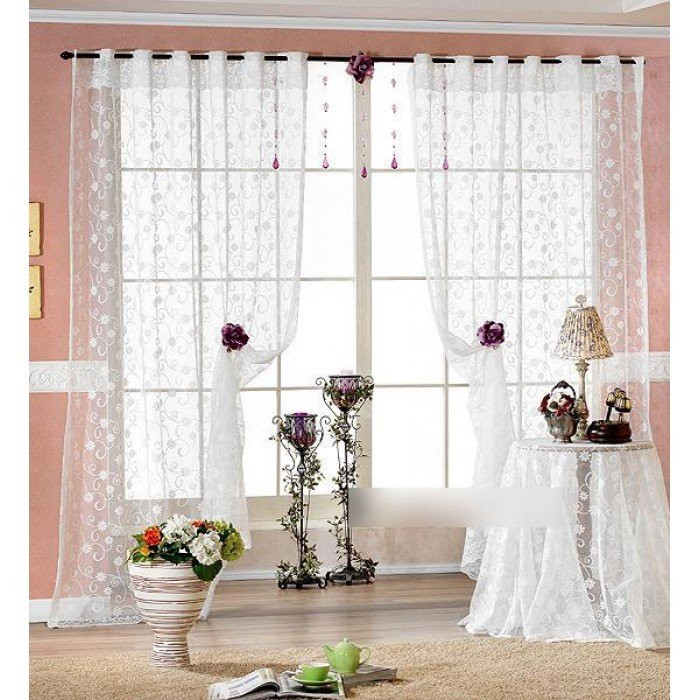 Thiên đường lãng mạn với rèm cửa Rèm cửa là sự lựa chọn đơn giản và phổ biến nhất trong việc trang trí, làm đẹp cho cửa sổ. Để tạo điểm nhấn ấn tượng, bạn nên chọn rèm cửa có sự nổi bật về chất liệu, màu sắc, họa tiết. Yên tâm là có rất nhiều kiểu dáng, chất liệu rèm cửa phù hợp với từng không gian và sở thích khác nhau.