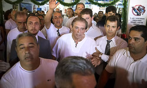 Thay thuoc noi tieng Brazil bi 200 nu benh nhan to xam hai tinh duc