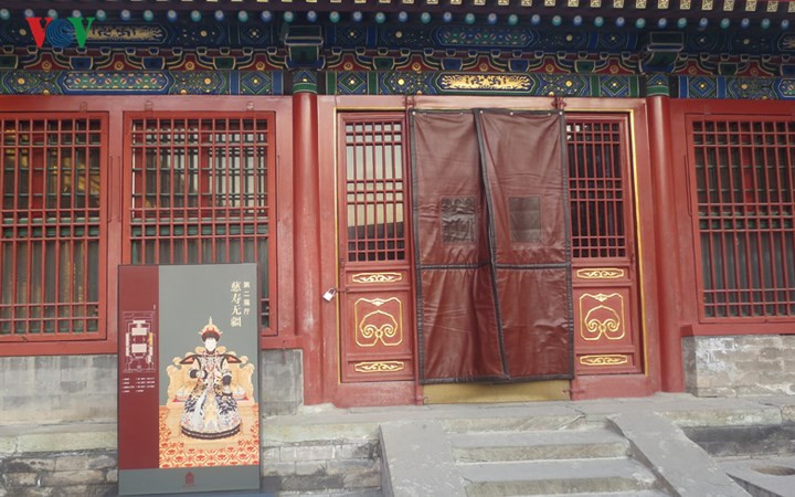 Mỹ nữ xinh đẹp sau khi thành thân với nhà Vua sẽ trở thành Hoàng hậu, được sống sung sướng trong nhung gấm ở cung cấm.