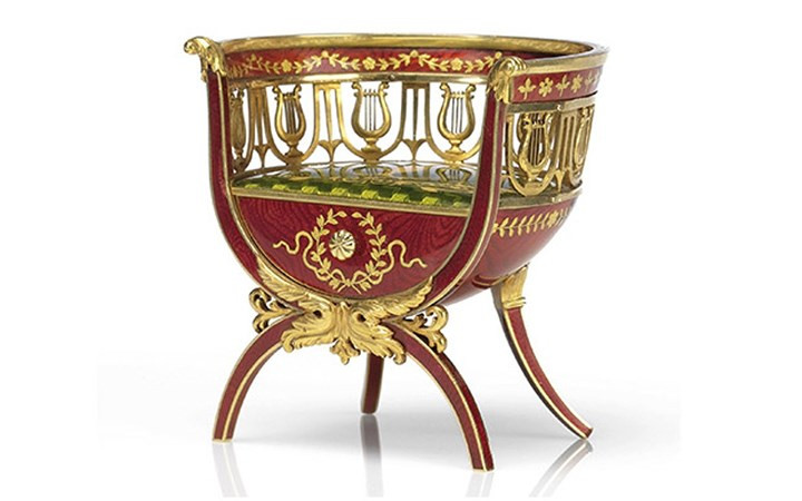 Ghế Faberge của Michael Perchin trị giá: 2,28 triệu USD. (Ảnh: KT)