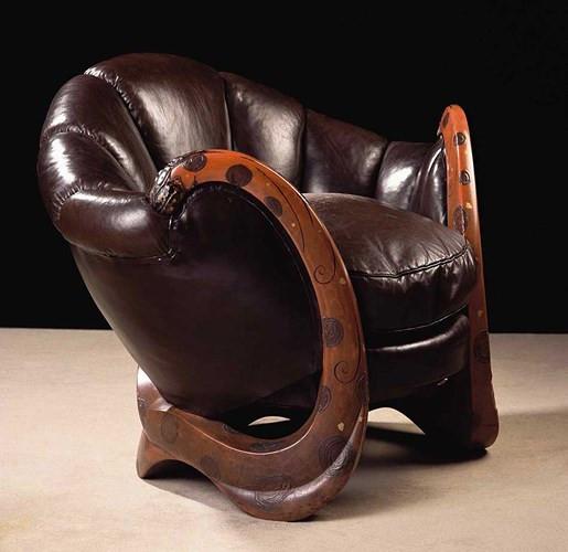 Ghế Dragons (những con rồng) trị giá 27 triệu USD là món nội thất đắt giá của Yves Saint Laurent. (Ảnh: mostluxuriouslist)