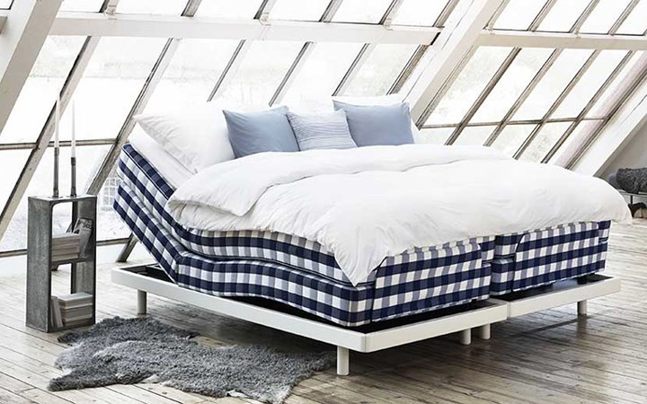 Đệm Vividus siêu êm có giá 59.750 USD được làm từ len, lanh, lông ngựa, len cừu, lụa... (Ảnh: mostluxuriouslist)