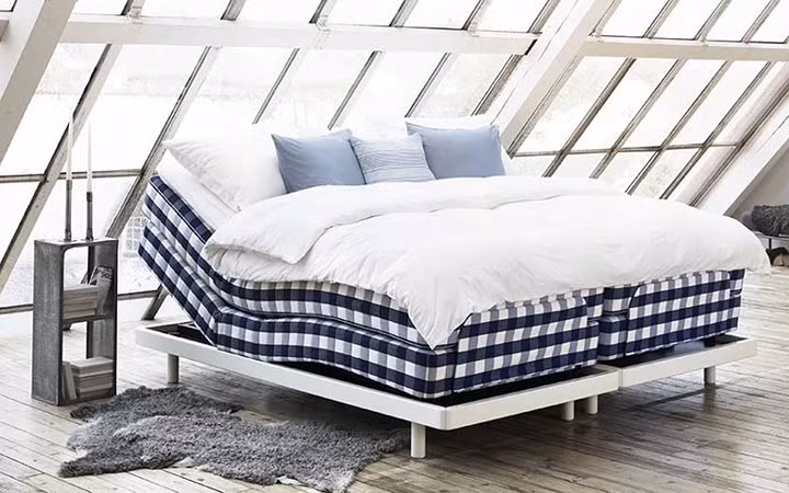 Đệm Vividus siêu êm có giá 59.750 USD được làm từ len, lanh, lông ngựa, len cừu, lụa... (Ảnh: mostluxuriouslist)