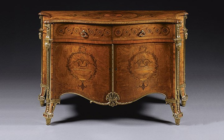 Tủ quần áo của vua nước Anh George III có giá khoảng 5,98 triệu USD. (Ảnh: KT)