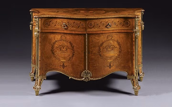 Tủ quần áo của vua nước Anh George III có giá khoảng 5,98 triệu USD. (Ảnh: KT)