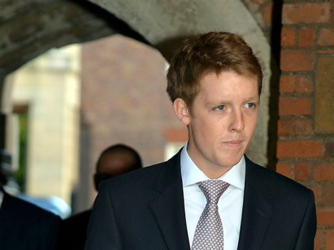 27 tuổi: Hugh Grosvenor Tổng giá trị tài sản: 12 tỷ USD Quốc gia: Anh Nguồn gốc tài sản: thừa kế Vị trí: Giám đốc, Grosvenor Estate