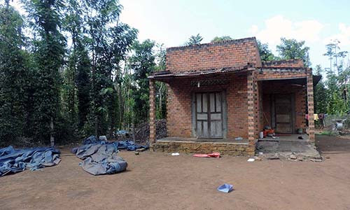 Căn chòi nơi phát hiện vụ việc.