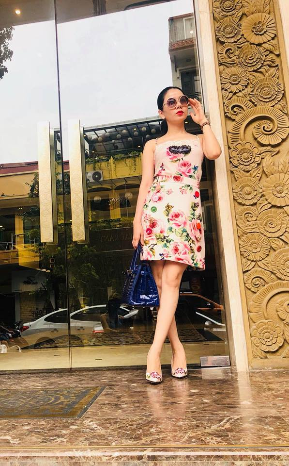 Ngoài khả năng ca hát, Lệ Quyên cũng được biết đến là một trong những mỹ nhân của showbiz Việt chuộng đồ hiệu, phụ kiện đắt đỏ và cuộc sống đáng mơ ước.