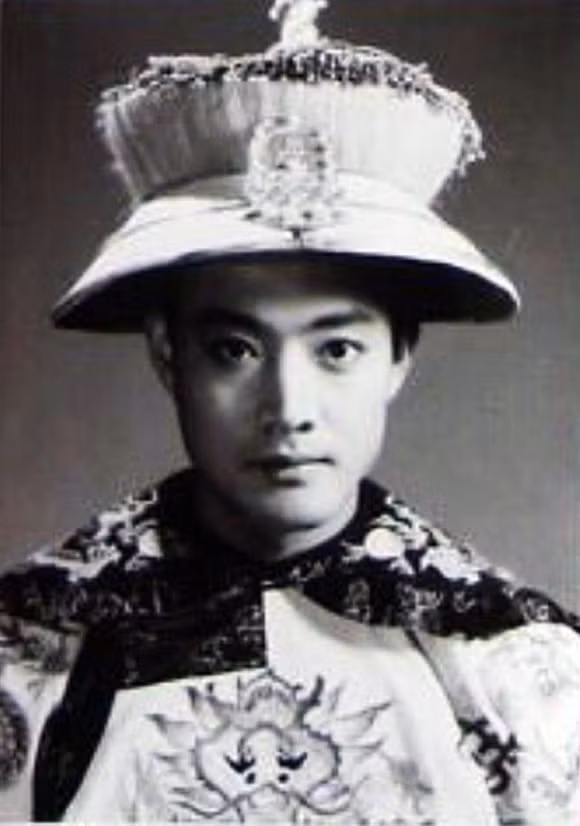 Ba nam phu dep trai nhat 