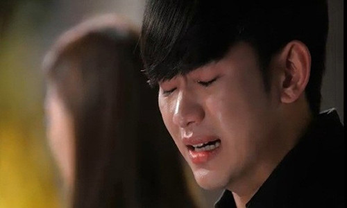 Chang trai lam cai gi cung len mang hoi khien nua kia noi cau