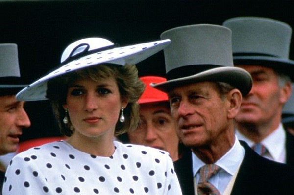 He lo nhung la thu tay giua Cong nuong Diana va bo chong