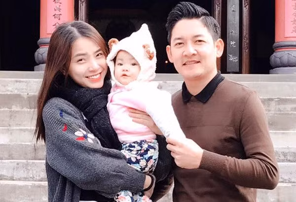 Hai Bang khoe anh di du lich cung chong con sau on ao mang thai-Hinh-3