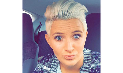 Dieu la tren co nu sinh he lo moi tinh bi mat voi co giao dong tinh