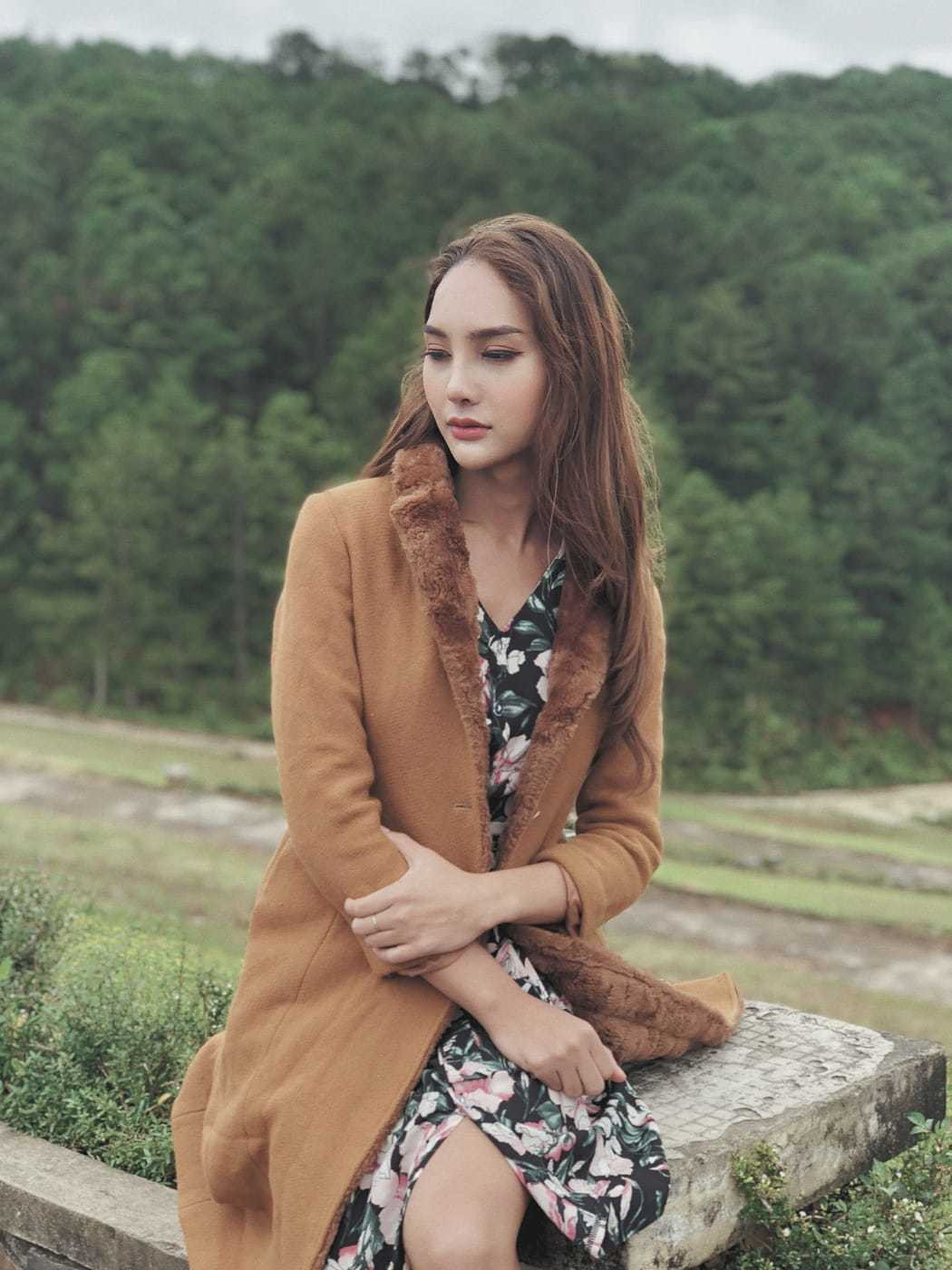 Su that bat ngo phia sau than hinh nong bong cua hot girl Tay Ninh-Hinh-3