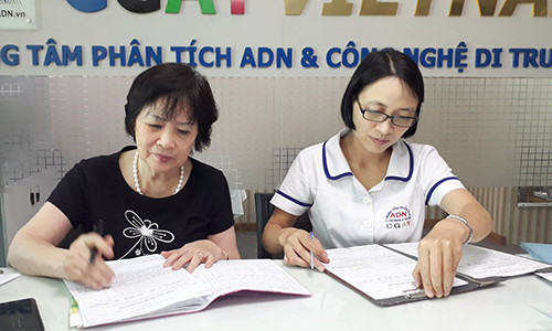 Bi mat khung khiep sau khi xep hang chon bo cho con