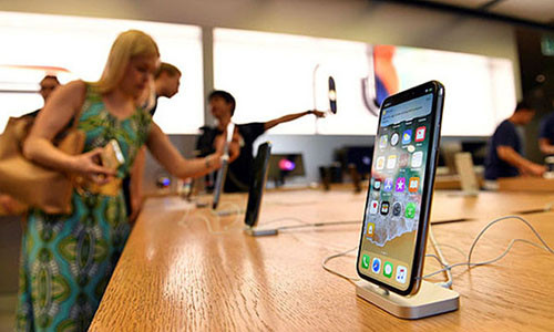 Apple vẫn giữ nguyên giá khởi điểm 1.000 USD dành cho iPhone X trong năm 2018 này.