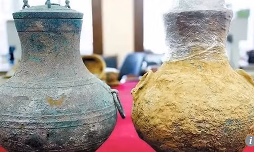 Tim duoc binh co TQ co the chua ruou quy toc 2.000 nam tuoi