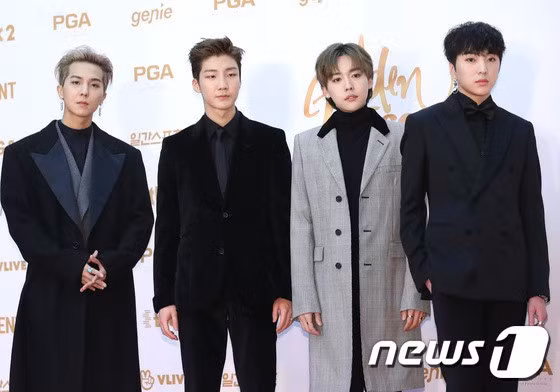 Năm qua, Winner thống trị nhiều bảng xếp hạng âm nhạc với bản hit Really Really. Sau đó, nhóm tiếp tục quảng bá ca khúc Love Me Love Me.