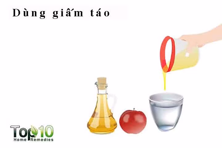 Dấm táo giúp phân hủy chất béo, do đó ngăn ngừa sự tích tụ của chất béo trong các bộ phận khác nhau của cơ thể, bao gồm cả cổ của bạn. Nó có chứa các khoáng chất như kali, magiê, và canxi có thể giúp tẩy sạch chất độc, cũng rất quan trọng đối với việc giảm cân.