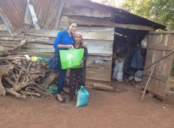 Về cuộc sống hiện tại thì H'Ăng Niê đang là chân dài sáng giá thường được mời diễn trong show của nhiều NTK nổi tiếng như Chung Thanh Phong, Đỗ Mạnh Cường... Bên cạnh việc đi diễn, H'Ăng Niê cũng rất chăm đi làm từ thiện để giúp đỡ những hoàn cảnh khó khăn.