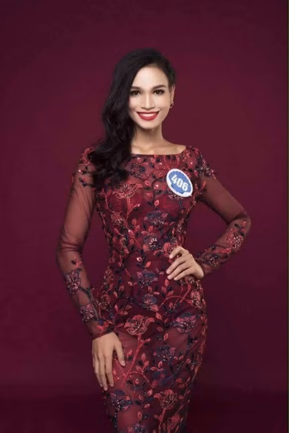 Dùng cả "tuổi thanh xuân" để đi thi nhan sắc nhưng H'Ăng Niê không may mắn như người bạn đồng hương H’Hen Niê vì đều ra về "tay trắng". Năm 2011, cô đã ghi danh vào cuộc thi Hoa hậu các dân tộc Việt Nam và lọt top 6 chung cuộc cùng giải phụ Thí sinh có thân hình đẹp nhất. Năm 2013, cô vẫn kiên trì thử sức ở cuộc thi nhan sắc này lần nữa nhưng vẫn không có giải. Sau đó, người đẹp tiếp tục chinh chiến tại Hoa hậu Việt Nam 2014 nhưng cô chỉ dừng lại ở vòng chung kết. Năm 2015, H'Ăng Niê lại tìm kiếm cơ hội tại Hoa hậu Hoàn vũ Việt Nam nhưng cuối cùng chân dài lại không thể lọt vào top 15 trong đêm chung kết.