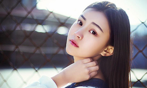 Sắc đẹp của phụ nữ tuổi Tý rực rỡ như ánh mặt trời, thu hút ánh nhìn của người khác phái - Ảnh minh họa: Internet