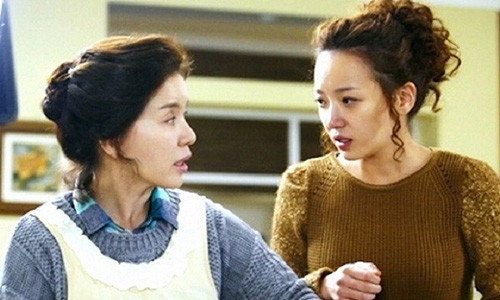 Sau này tôi mới hiểu mẹ chồng diễn kịch bị bệnh để buộc tôi phải nghe lời. Ảnh minh họa