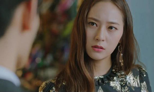 Vua nhin thay co bo cua chong, toi cuoi khay roi quay lung ra ve