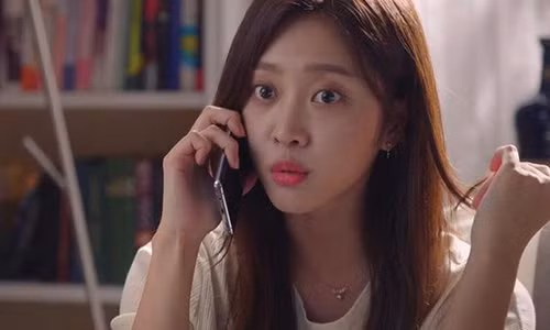 Hãy dành thời gian cho đối phương thay vì chỉ chăm chăm vào các thiết bị điện tử - Ảnh minh họa: Internet