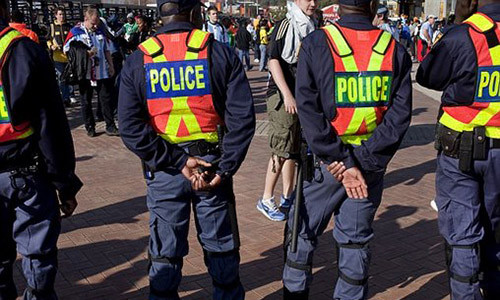 Cảnh sát ở Nam Phi bị chỉ trích vì không có biện pháp bảo vệ người dân.