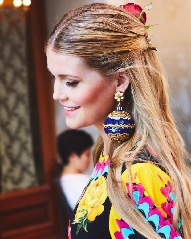 Kitty cũng giống bao cô gái trẻ khác với niềm đam mê bất tận dành cho thời trang và du lịch. Điều này dễ dàng nhìn thấy được qua những hình ảnh mà cô chia sẻ trên tài khoản Instagram cá nhân với hơn 360.000 người theo dõi.