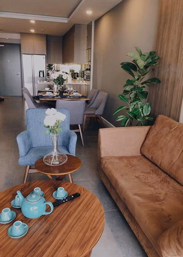 Được biết, ngôi nhà này có view đẹp nhìn ra sông Bến Nghé, giá thực tế không được tiết lộ nhưng nhìn qua cũng đủ hiểu giá trị của nó hẳn không thua kém 2 người bạn, người chị phía trên.