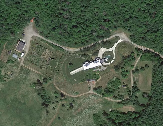 Chiem nguong biet thu la 800m2 ma tien dien chi het 500000d/thang