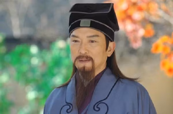 Là diễn viên chuyên đóng vai phụ, Phạm Hồng Hiên với vai diễn Công Tôn Sách trong "Bao Thanh Thiên" được xem là vai diễn thành công nhất của ông trong sự nghiệp diễn xuất mấy mươi năm. Ngoài đời, cuộc sống của ông bình lặng, thông tin và hình ảnh của nam diễn viên sinh năm 1946 cũng ít được truyền thông quan tâm.