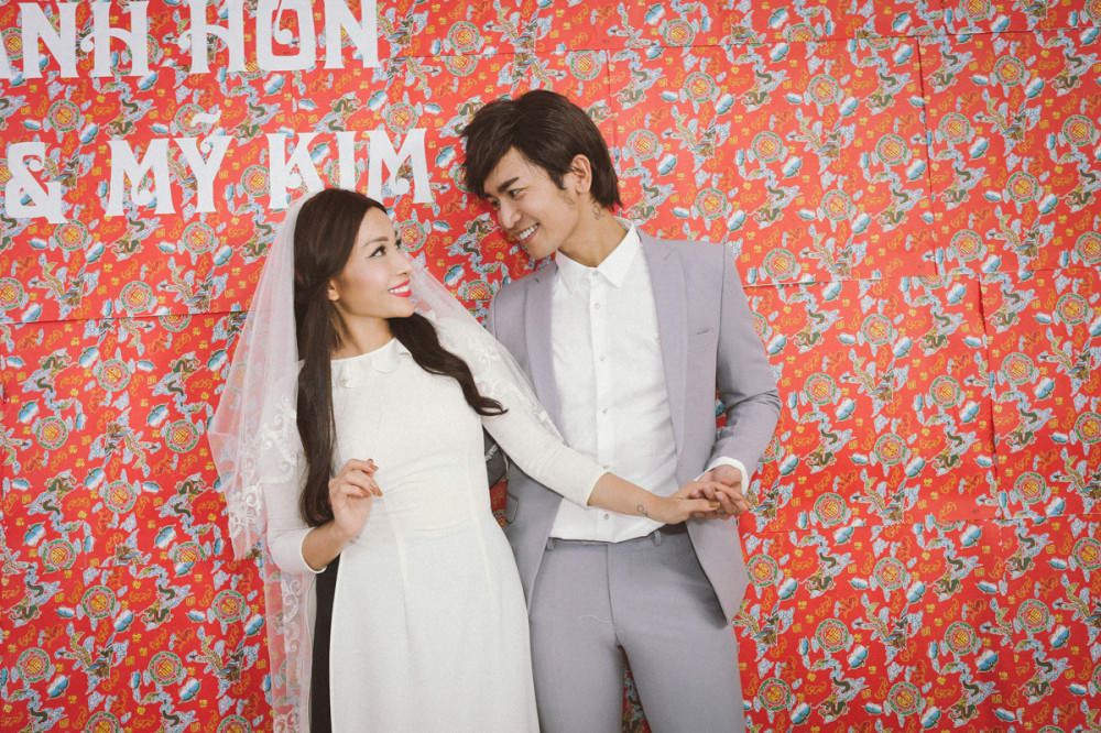 Mở đầu cho phần 2 của phim, tập 10 Những chuyện tình showbiz kể về câu chuyện tình của cặp đôi quyền lực giới truyền thông Mỹ Kim (Khả Như) và Hoàng Khang (BB Trần). Hoàng Khang từng đám cưới với Mỹ Kim và có một tình đẹp nhưng dang dở, sau khi ly hôn công ty chung bị tách làm hai, cả hai đối đầu ở hai chiến tuyến trong công việc làm ăn lẫn cuộc sống. Không hẹn mà gặp, nhân duyên sắp đặt đưa cặp vợ chồng Hoàng Khang – Mỹ Kim vô tình trở về hồi ức của 7 năm trước thuở còn yêu nhau, cũng là lúc Mỹ Kim hoài nghi về giới tính thật của chồng mình.