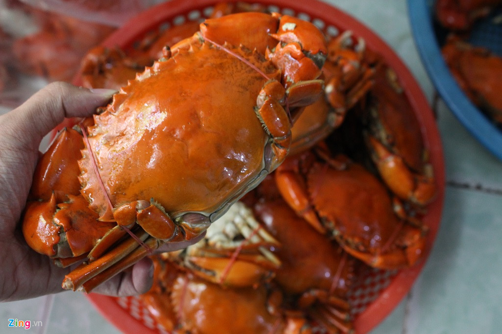 Bi quyet ban 30 kg cua trong 10 phut cua ba Ba Cua o hem nho Sai Gon-Hinh-2