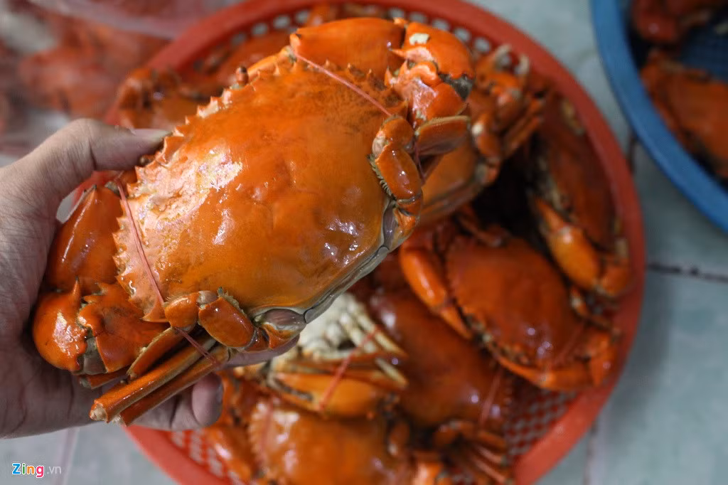 Bi quyet ban 30 kg cua trong 10 phut cua ba Ba Cua o hem nho Sai Gon-Hinh-2