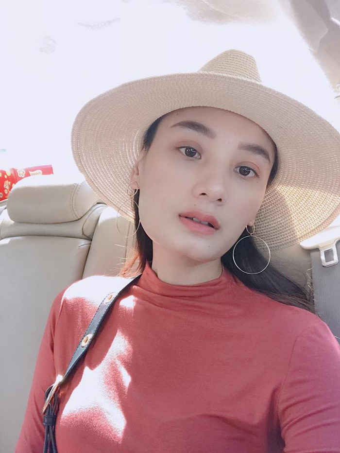 Lê Thúy thông báo đã bay ra Côn Đảo, góp mặt trong tin sao Việt hôm nay.