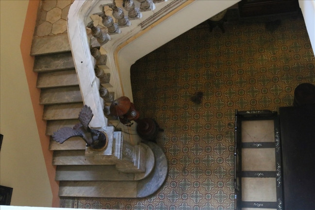 Nhiều du khách khi đến tham quan nhà Công tử Bạc Liêu không khỏi thán phục những đường nét tinh tế trong kiến trúc xây dựng. Với những đường nét thiết kế tỉ mỉ, bên trong ngôi nhà cũng toát lên nét sang trọng và quý phái.