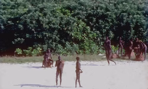 Nen hay khong thu hoi thi the cua thanh nien My bi bo lac giet