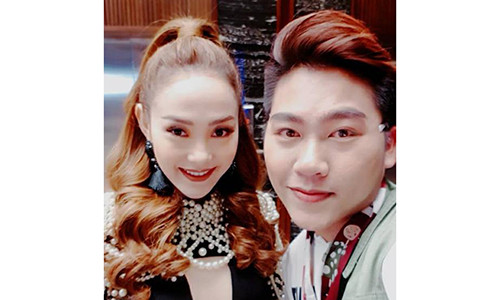 Sơn Paris vẫn "xin" chụp hình cùng Minh Hằng nhưng sau đó lại tố cô không có thái độ tốt khiến cư dân mạng nghi ngờ chàng trai này chỉ “mượn cớ” bóc phốt để nổi tiếng?