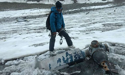 Một phần của máy bay AN-12. (Ảnh: ANI)