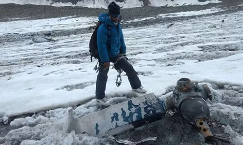 Một phần của máy bay AN-12. (Ảnh: ANI)