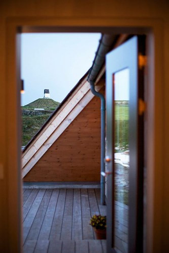 Được xây dựng vào những năm 60 của thế kỷ XX, ngôi nhà pha trộn giữa kiến trúc hiện đại và truyền thống của đất nước này.