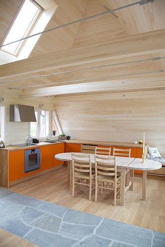 Từ tường, nền nhà, trần nhà đến nội thất... đều sử dụng gỗ.