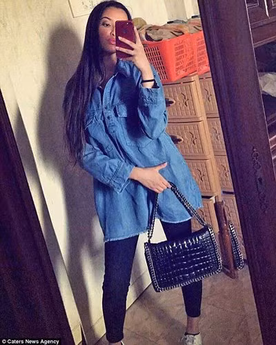 Người trả tiền cao nhất để mua trinh tiết của cô gái này là một ông chủ ngân hàng thành đạt, ở Phố Wall (Mỹ), với mức giá là 1,2 triệu euro. Người này đã đánh bại 2 đối thủ cạnh tranh là một DJ ở Los Angeles (Mỹ) ra giá 900.000 euro và một người kinh doanh bất động sản ở Munich (Đức) ra giá 600.000 euro.