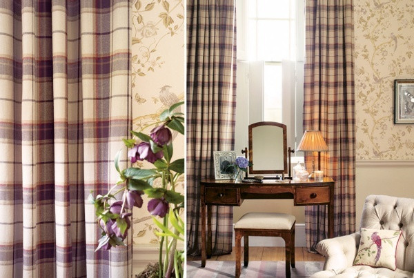 Một góc nhỏ trong phòng khách được trang trí đặc biệt với rèm kẻ ca rô. Gam màu dịu dàng của rèm kết hợp ăn ý với màu của chậu hoa đặt ngay cạnh để mùa hè như bị lãng quên khi ngồi ở góc nhỏ đặc biệt này.