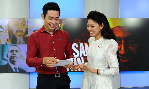 BTV Ngọc Trinh và đồng nghiệp khi dẫn "Chuyển động 24h".