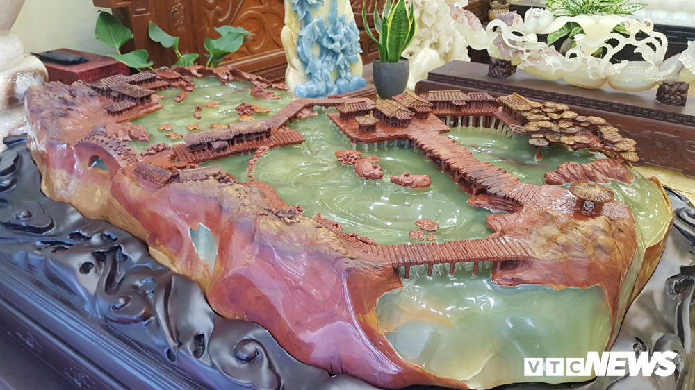 Chính vì vẻ đẹp cùng độ quý hiếm của bức tiêu cảnh này, bà Kiều Anh khẳng định: "Giá trị của chúng được định khoảng 600 triệu đồng. Về độ quý hiếm tôi cũng nói rồi, ai chiêm ngưỡng cũng thấy rồi, chính vì vậy, chúng mới được định giá như thế".