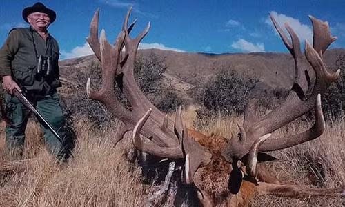 Pero là người rất thích săn bắn.